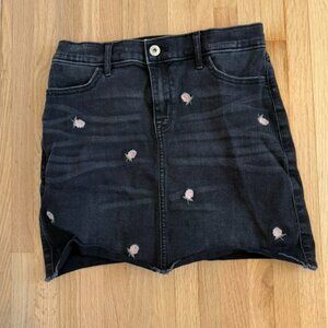 Abercrombie Kids Black Denim Skirt with Pink Roses Size 15/16